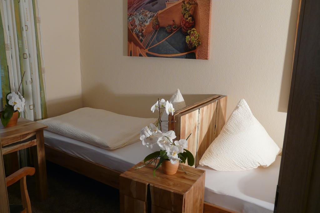 Hotel Kreuzbruchhof Burg Stargard Esterno foto